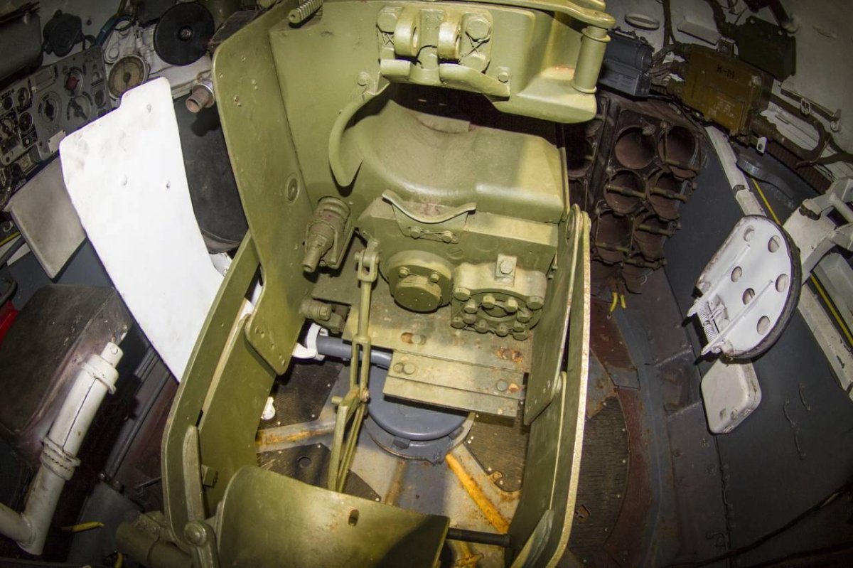 Кабина механика танка т 80