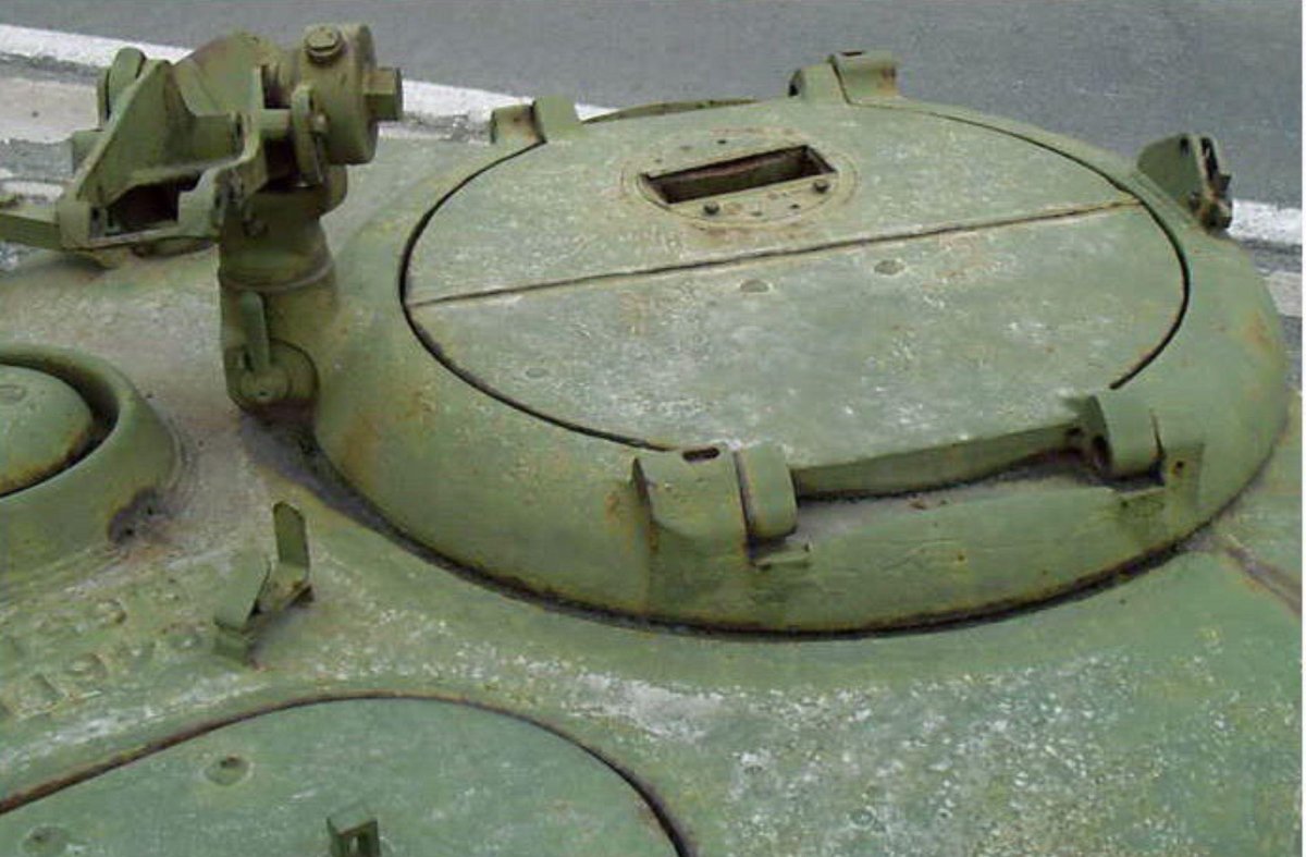 Люки снизу БМП 3