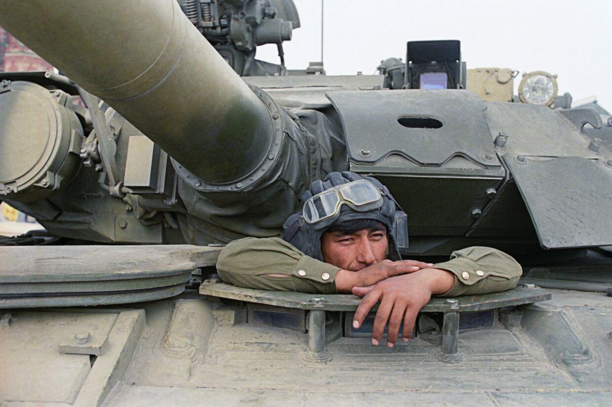 Люк мехвода т-72