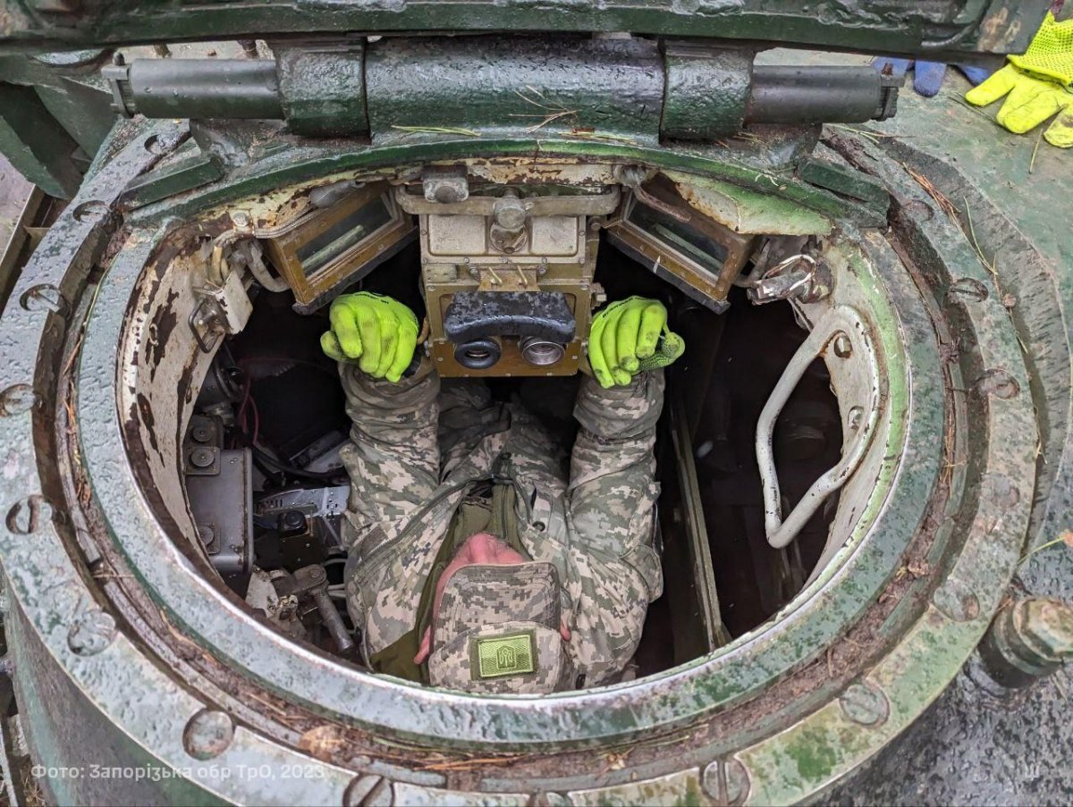 Танковый люк