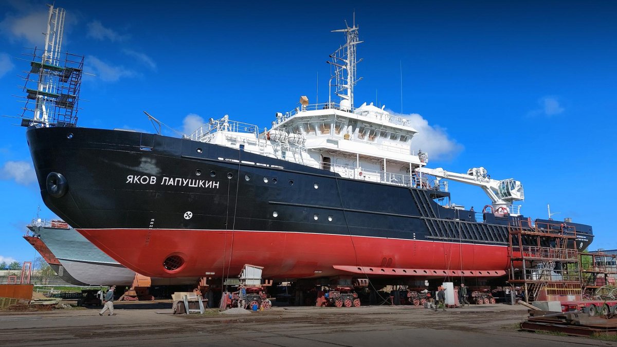 Яков Лапушкин судно проекта 19910