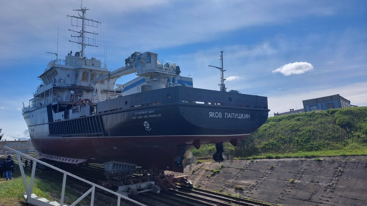 Корабль Яков Лапушкин