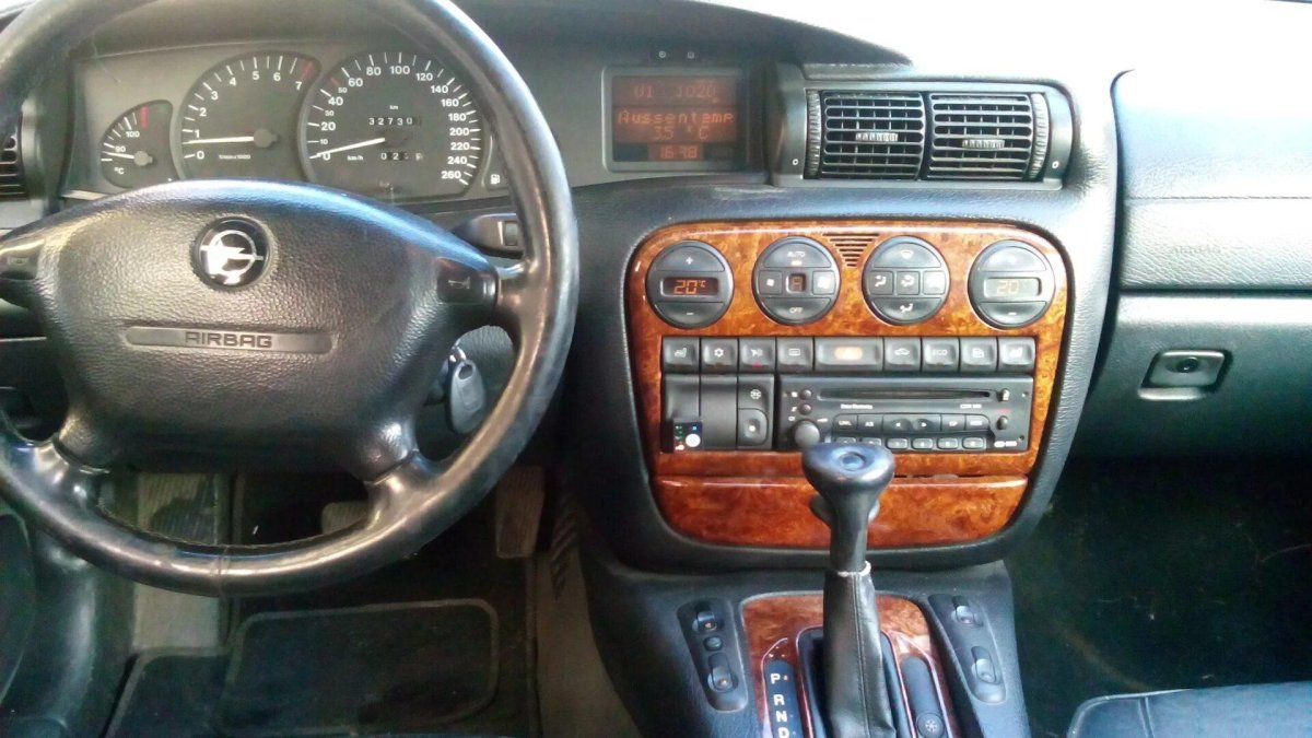 Opel Omega b Salon 1999