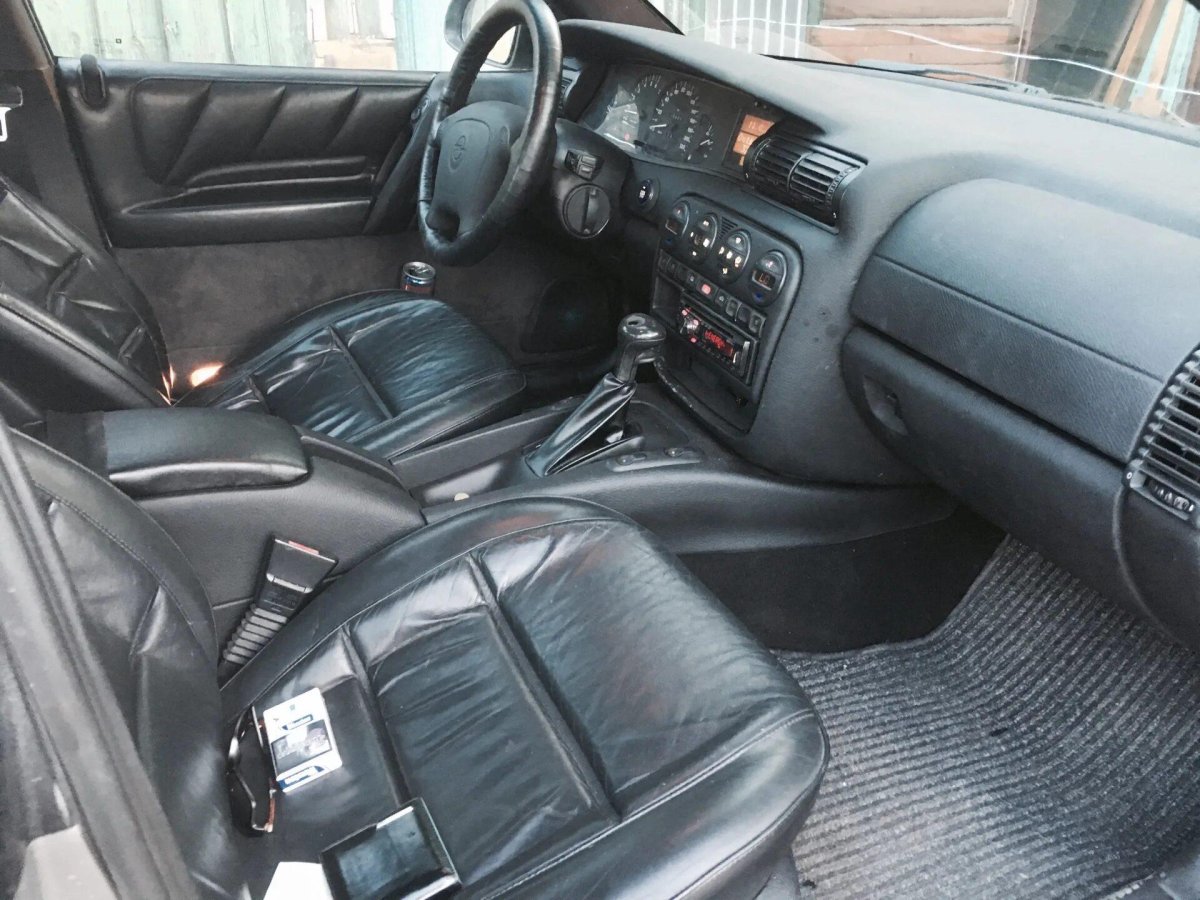 Опель Омега салон 1995