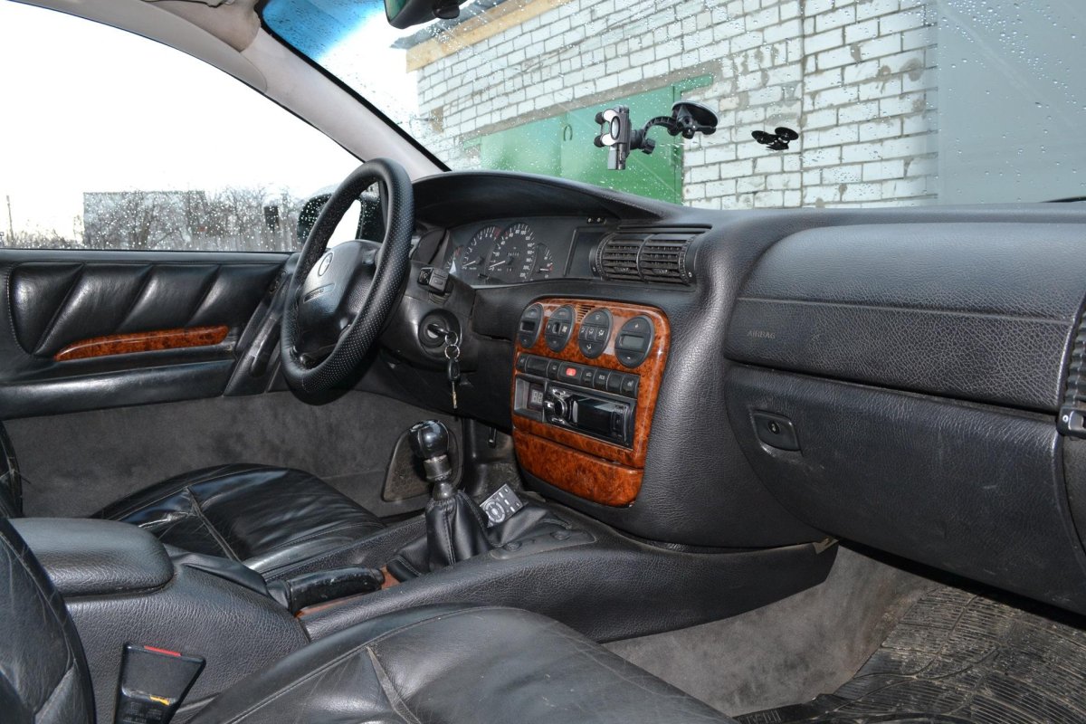 Опель Омега б 2.0 салон