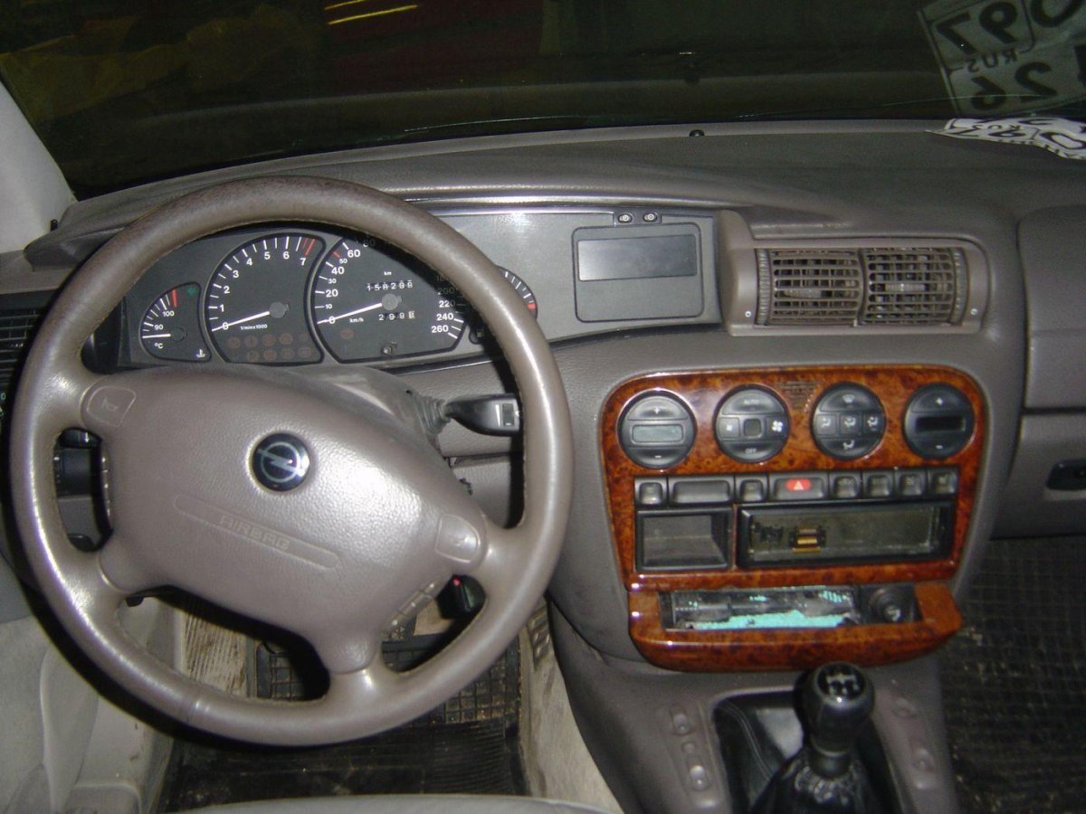 Опель Омега 1998 салон