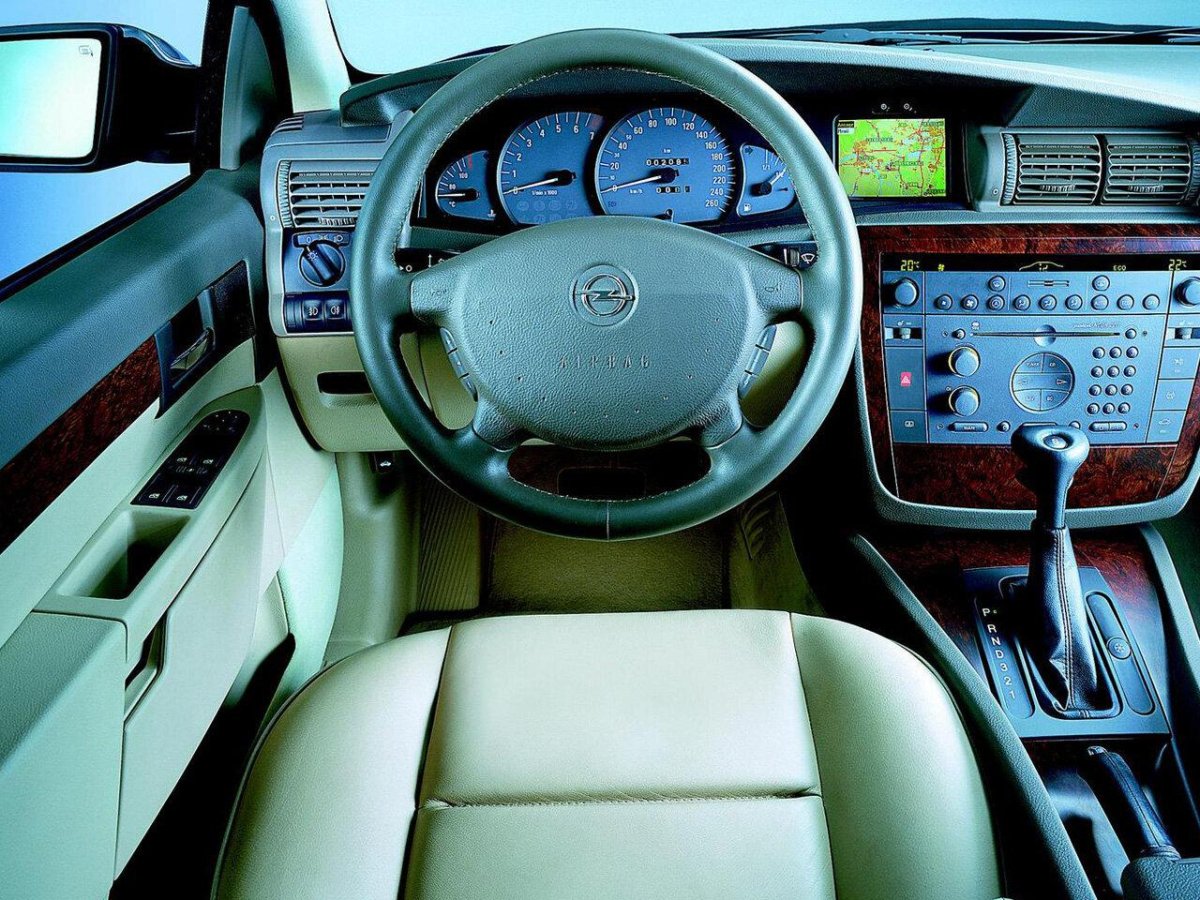 Opel Omega 2003 салон