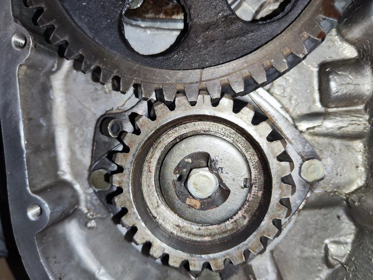 Метки на двигателе Урал