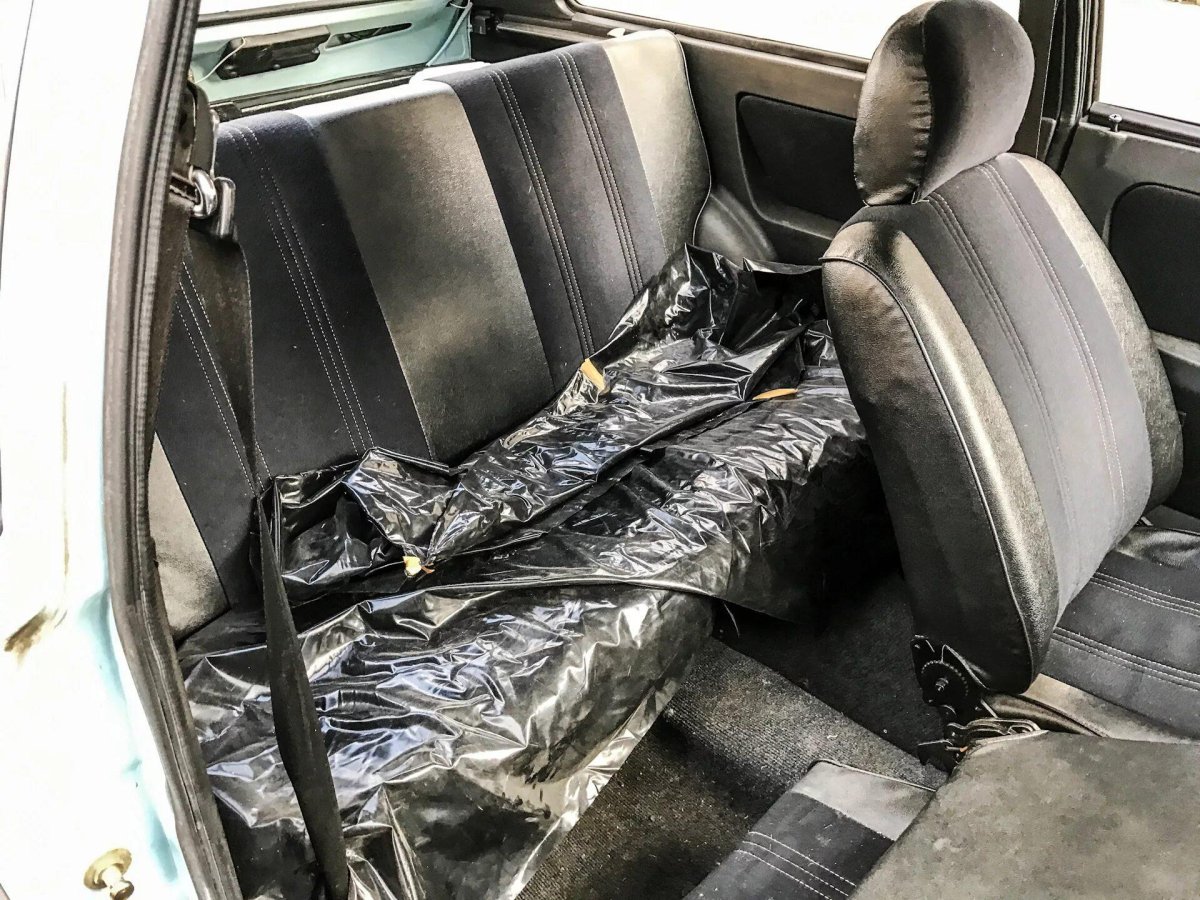 ЗАЗ 1102 Таврия сзади