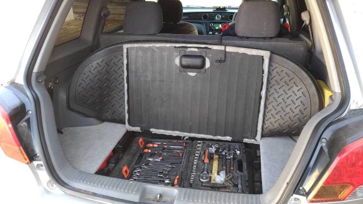 Мицубиси Аиртрек багажник