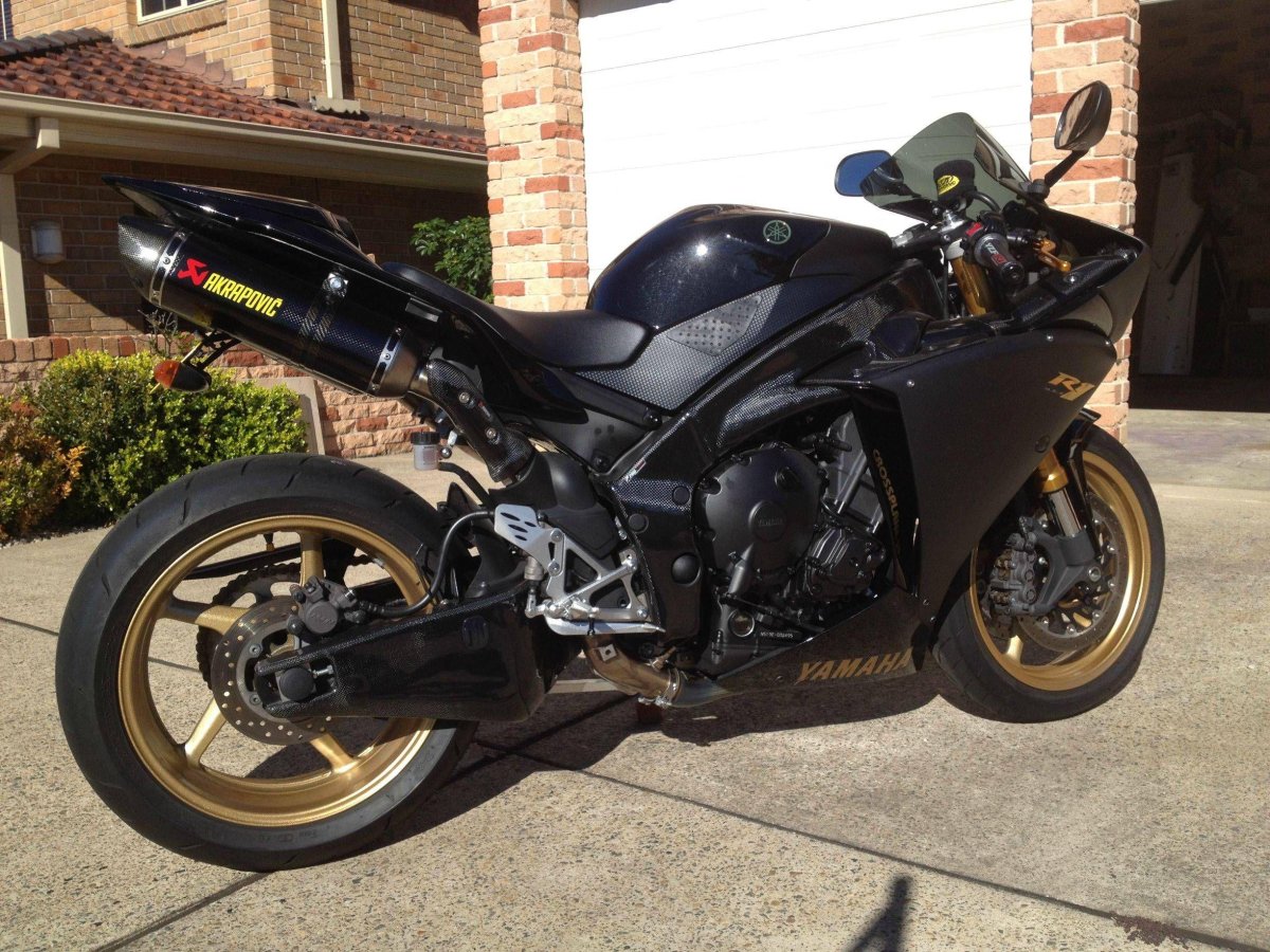 Yamaha r1