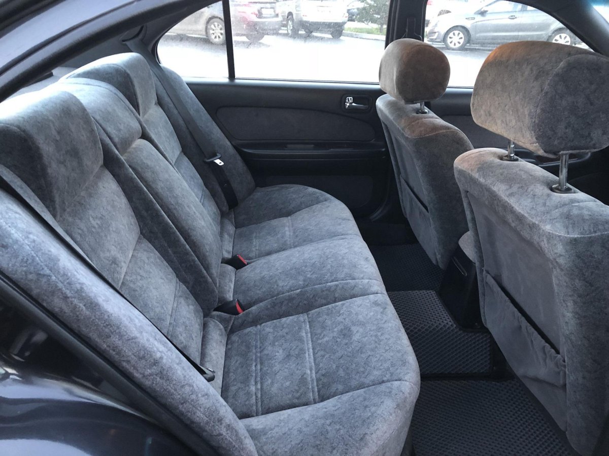 Ниссан Максима а33 задний ряд