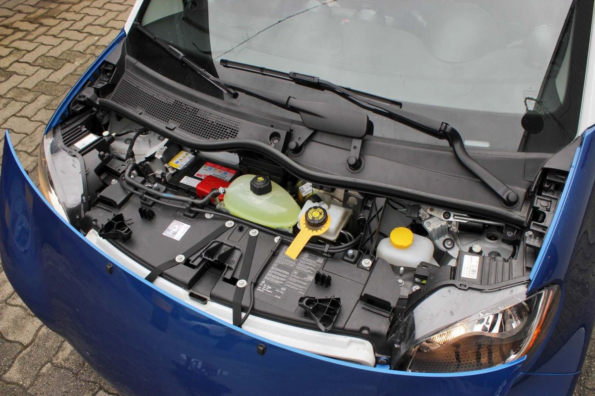 Моторный отсек в Smart Fortwo 451