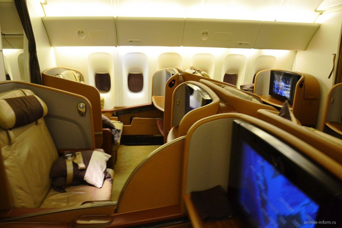 Самолет Боинг 777-300