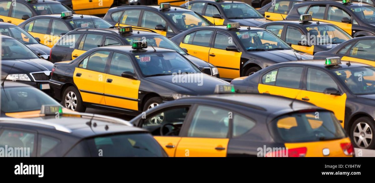 Стаянка жëлтых такси