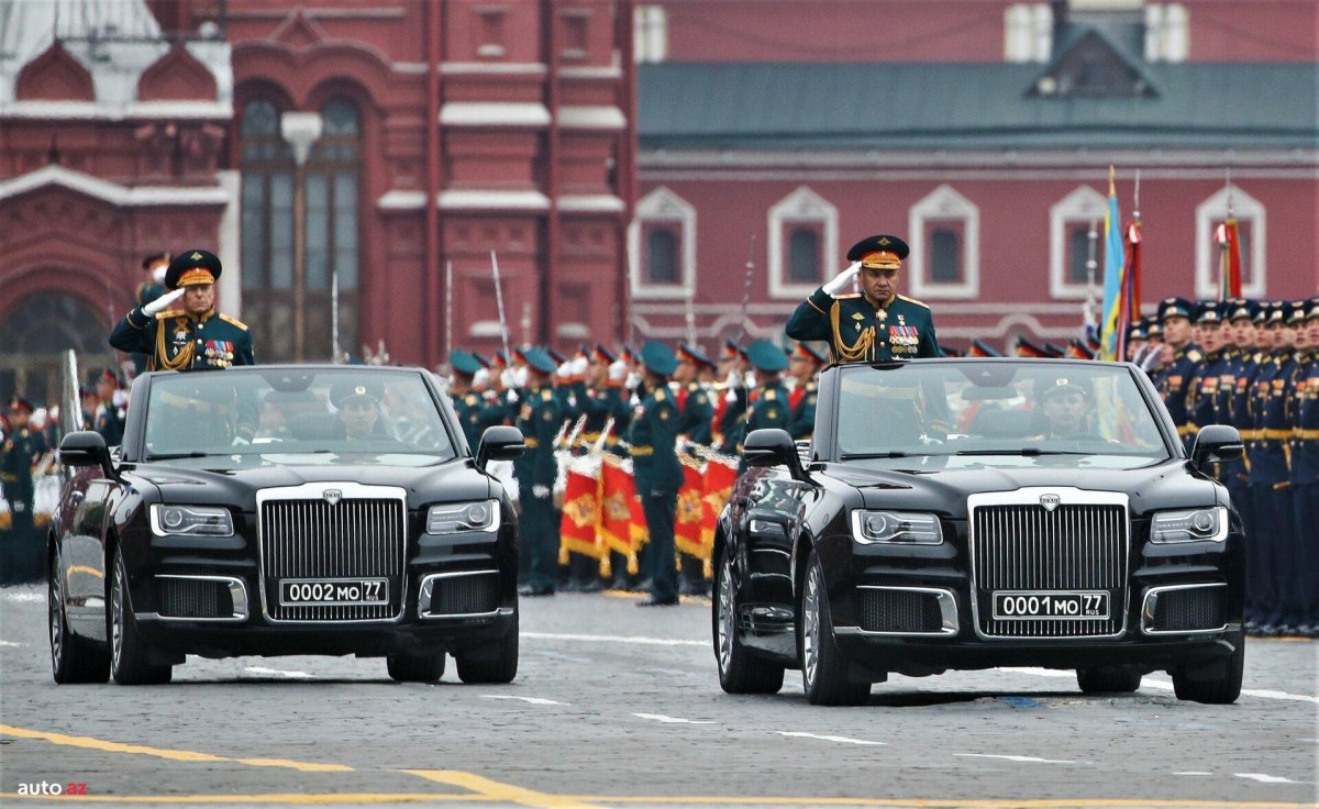 Кабриолет Аурус на параде Победы
