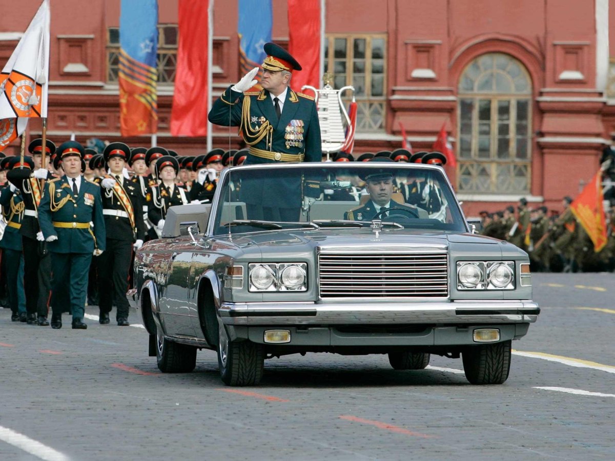 ЗИЛ-41041 АМГ парад Победы