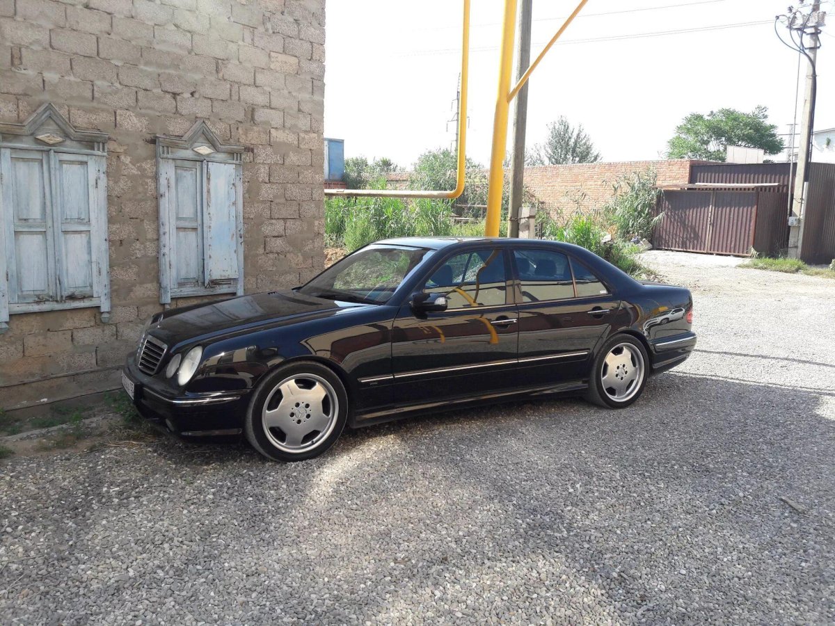 Мерседес е55 АМГ 210