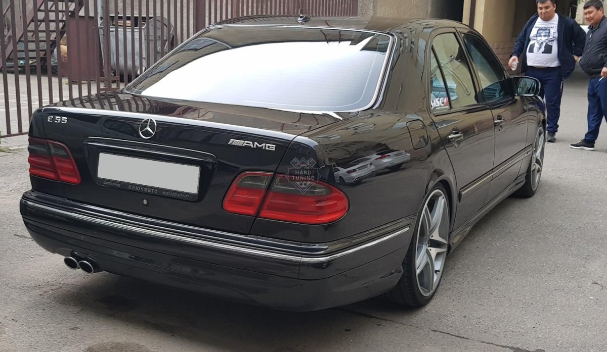 W210 с порогами AMG