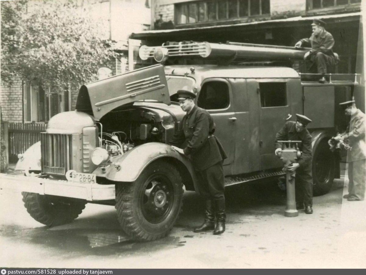 Пожарный автомобиль ПМЗ-9