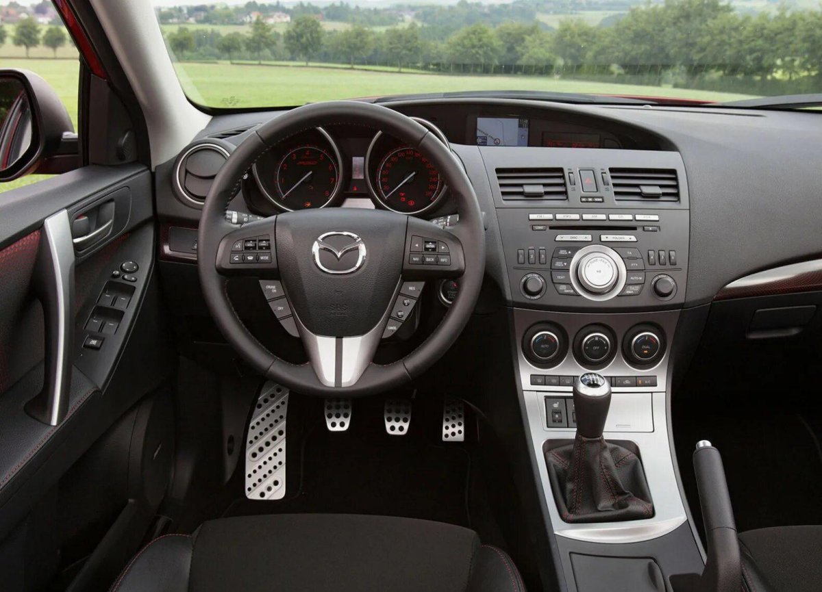 Mazda 3 MPS салон