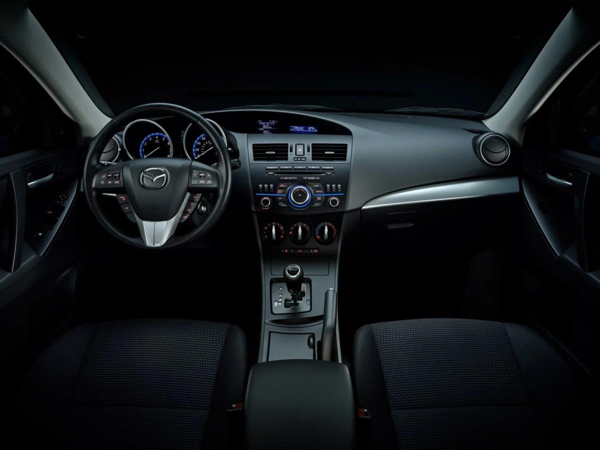 Mazda 3 II (BL салон