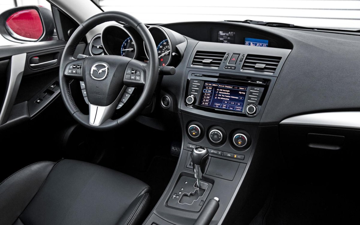 Комплектации Мазда 3 BL