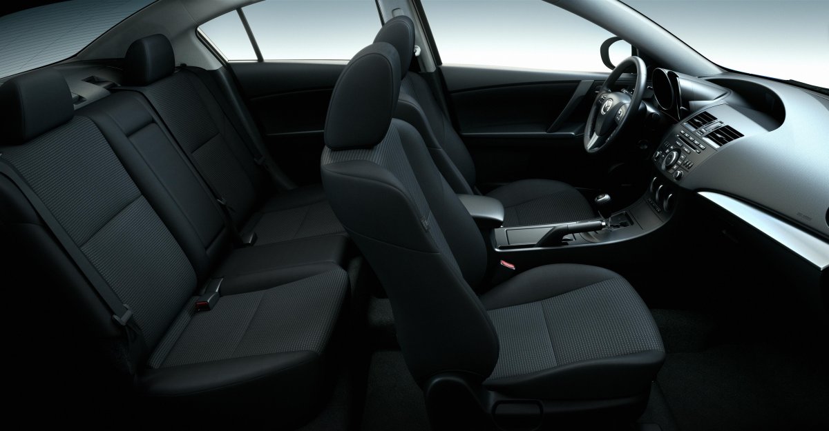 Мазда 3 2012 седан салон