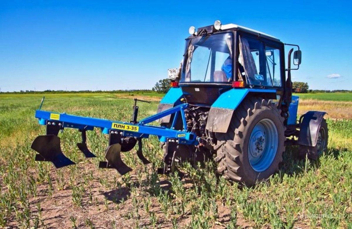 Плуг трехкорпусный навесной ПЛН 3-35