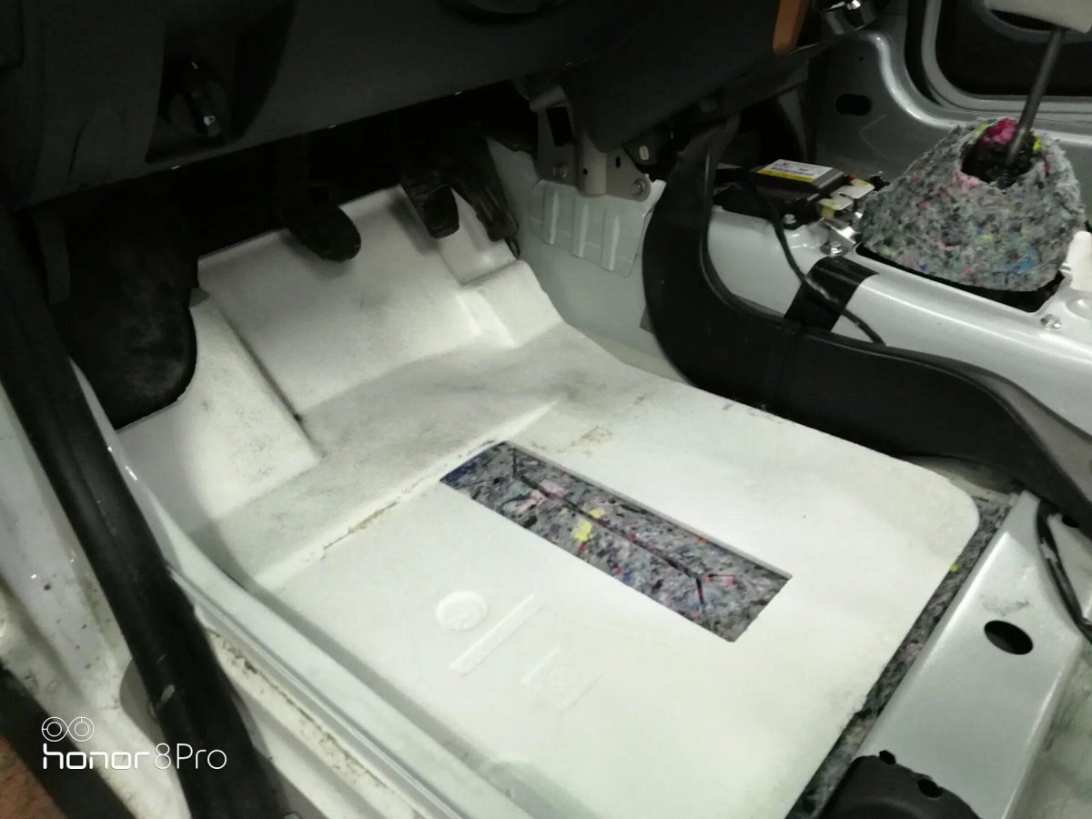 Снятие ковролина Ларгус