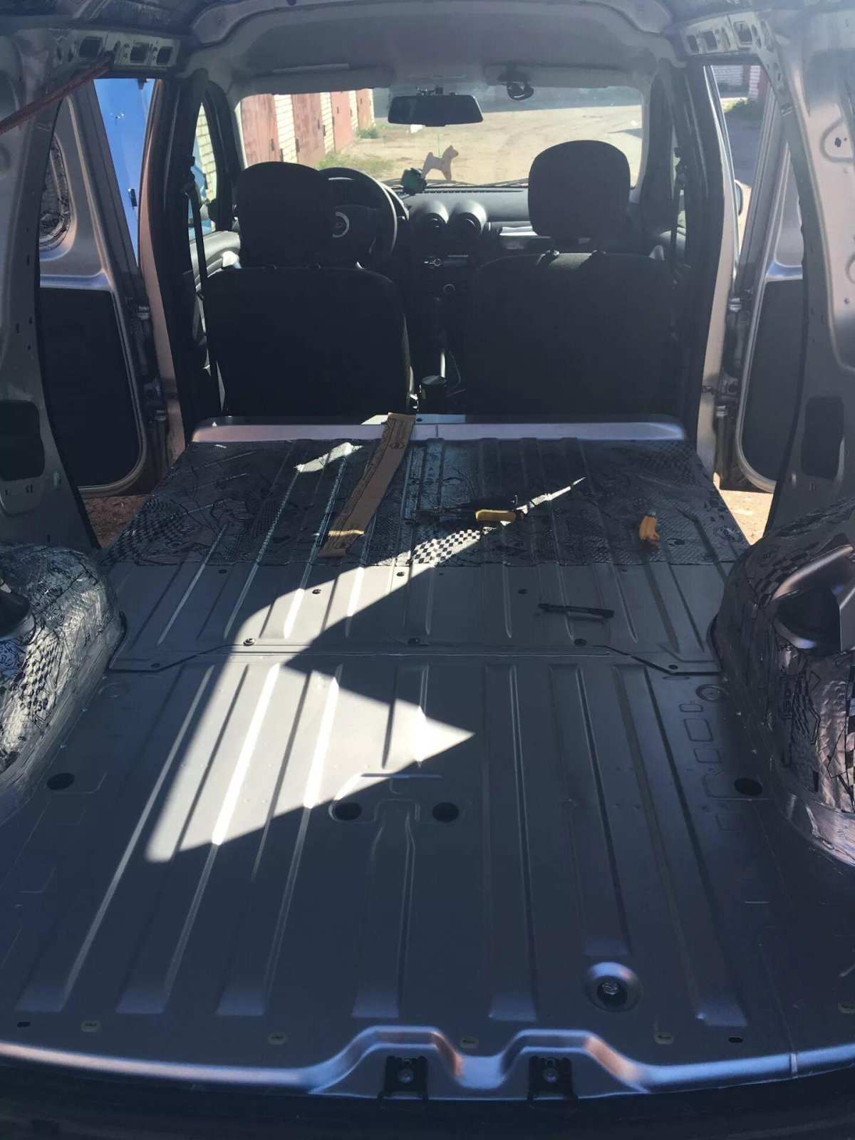 Пол Лада Ларгус фургон