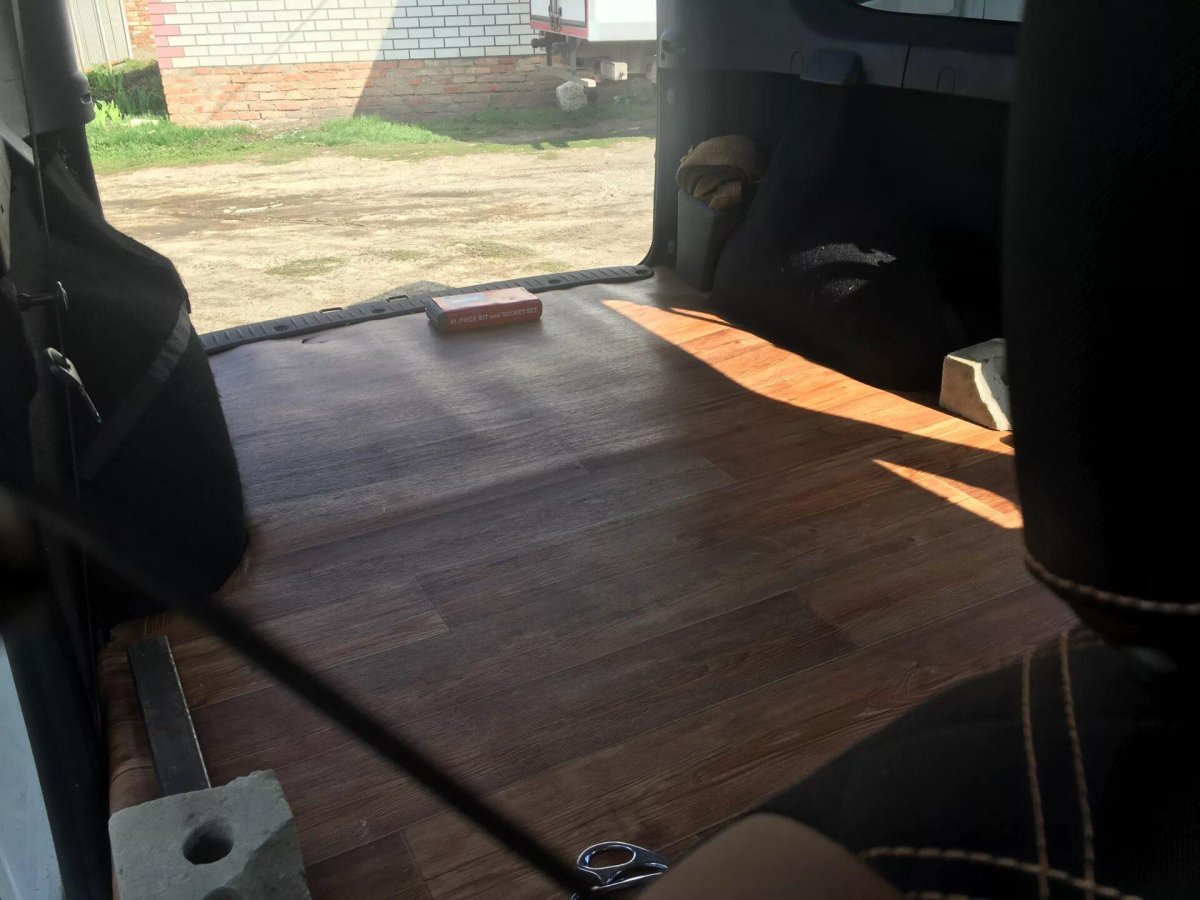 Ларгус ровный пол