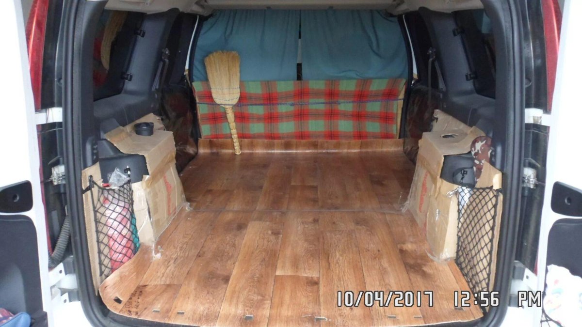 Лада Ларгус фургон со спальником