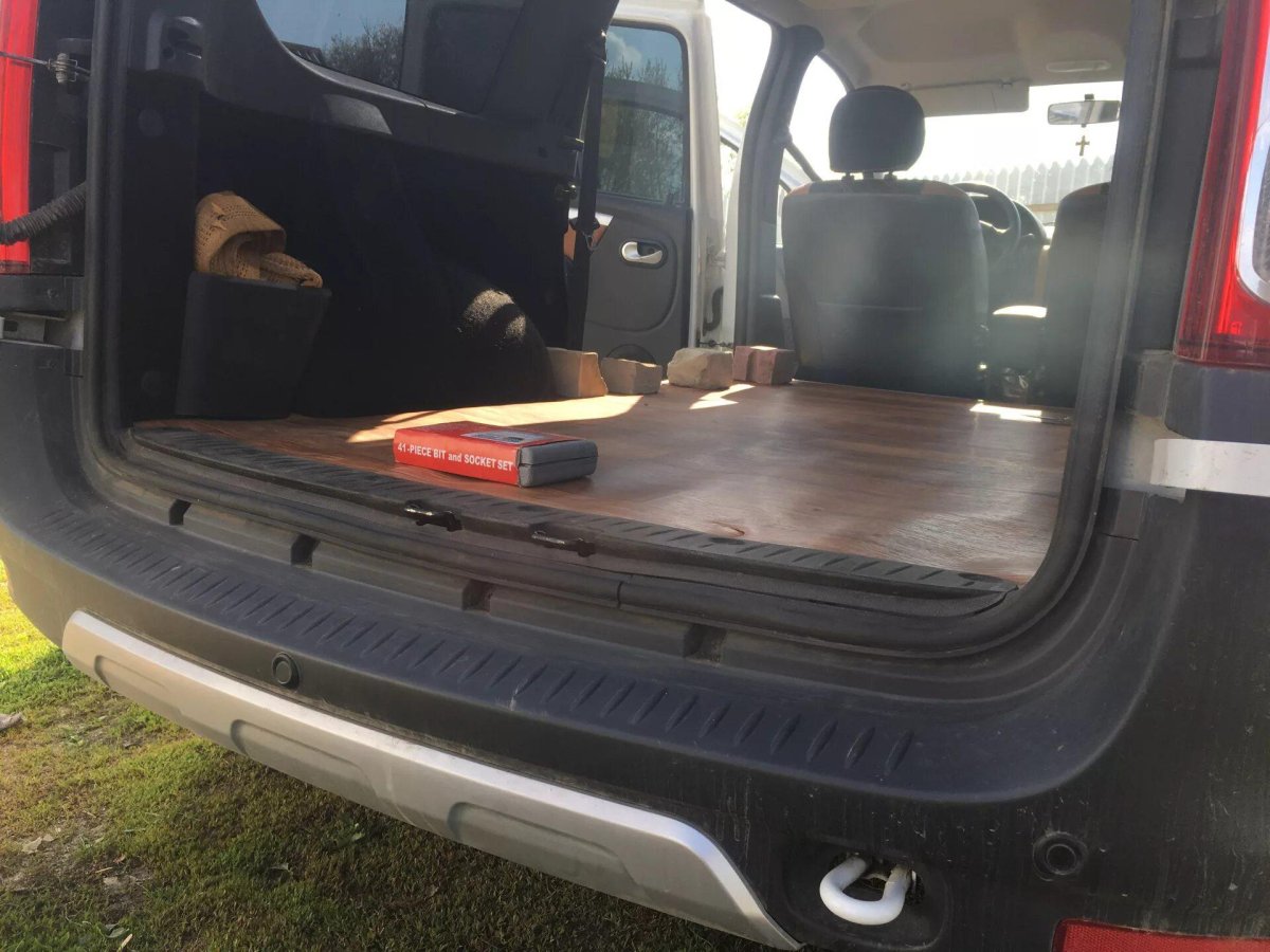 Лада Ларгус кросс ровный пол