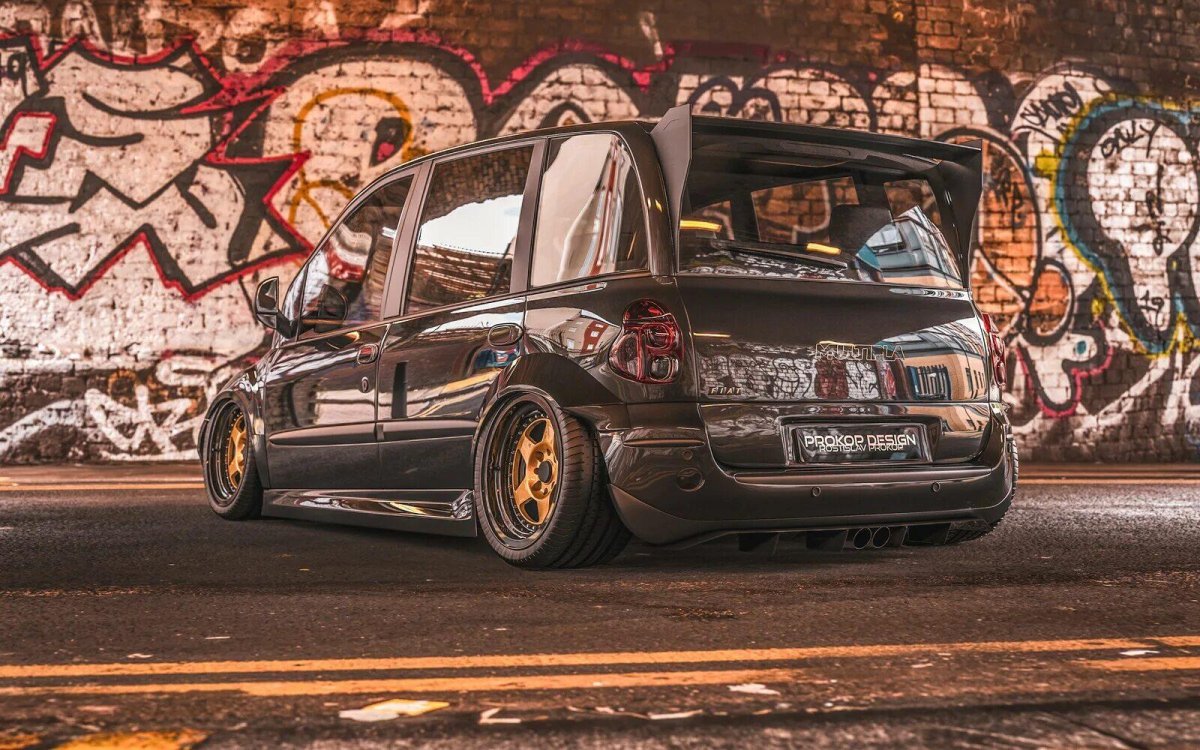 Fiat Multipla stance
