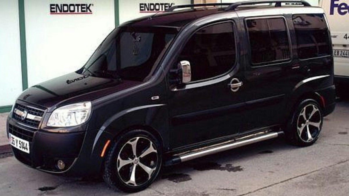 Fiat Doblo черный