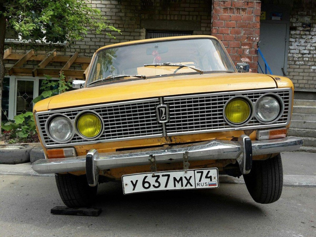ВАЗ 2103 лоурайдер
