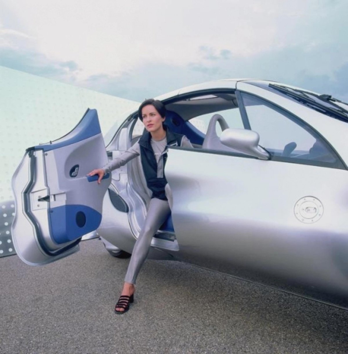 Мерседес f300