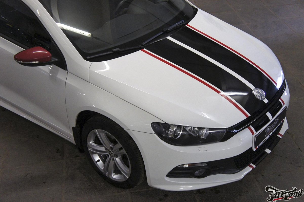 Фольксваген Сирокко белый с черной крышей