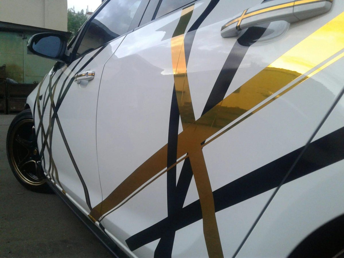 Полоски на кузов автомобиля