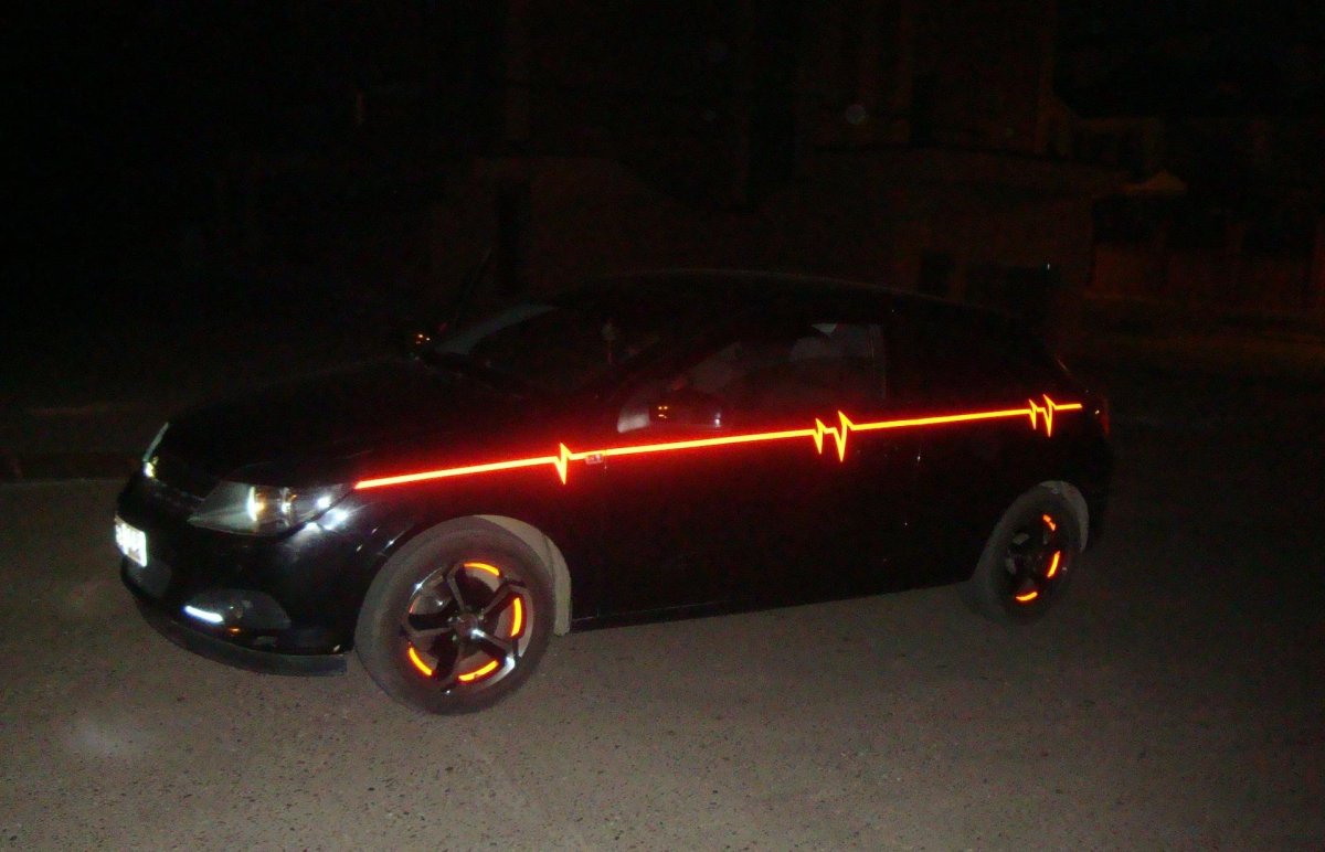 Светоотражающая пленка на авто