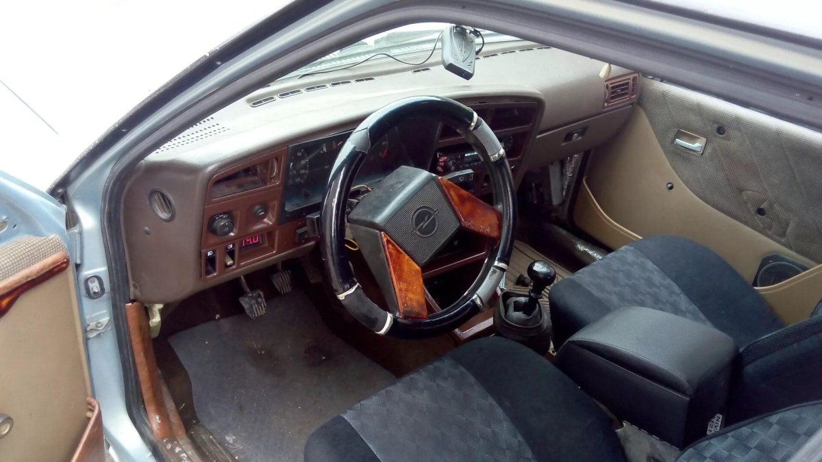 Опель Аскона 1988 салон
