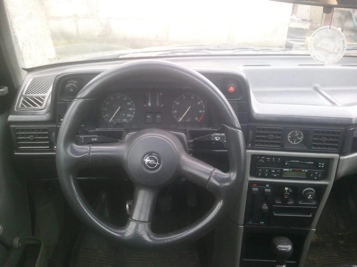 Руль Опель кадет GSI