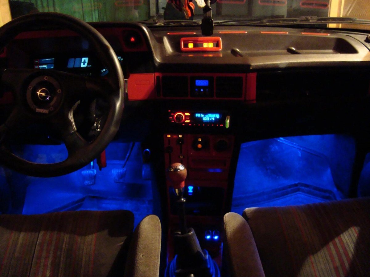 Опель кадет салон