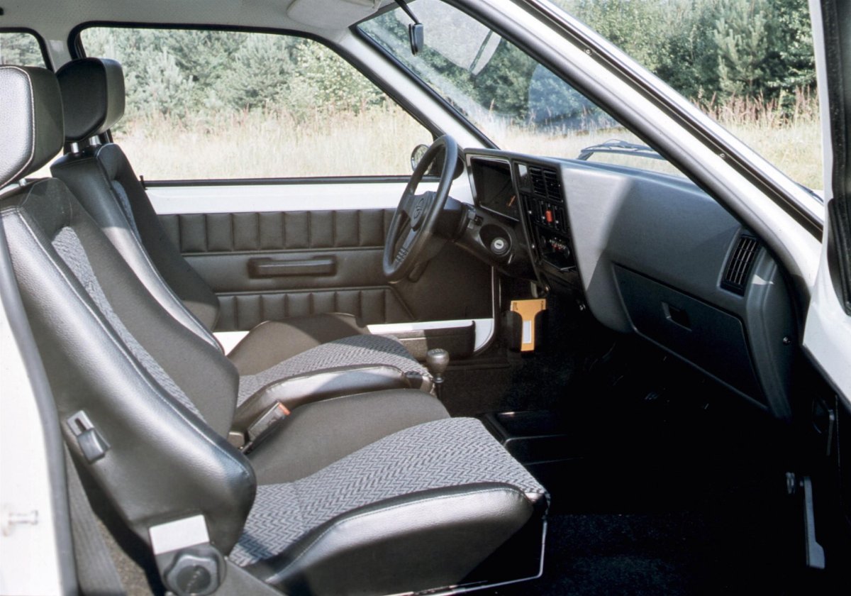 Опель Кадетт салон