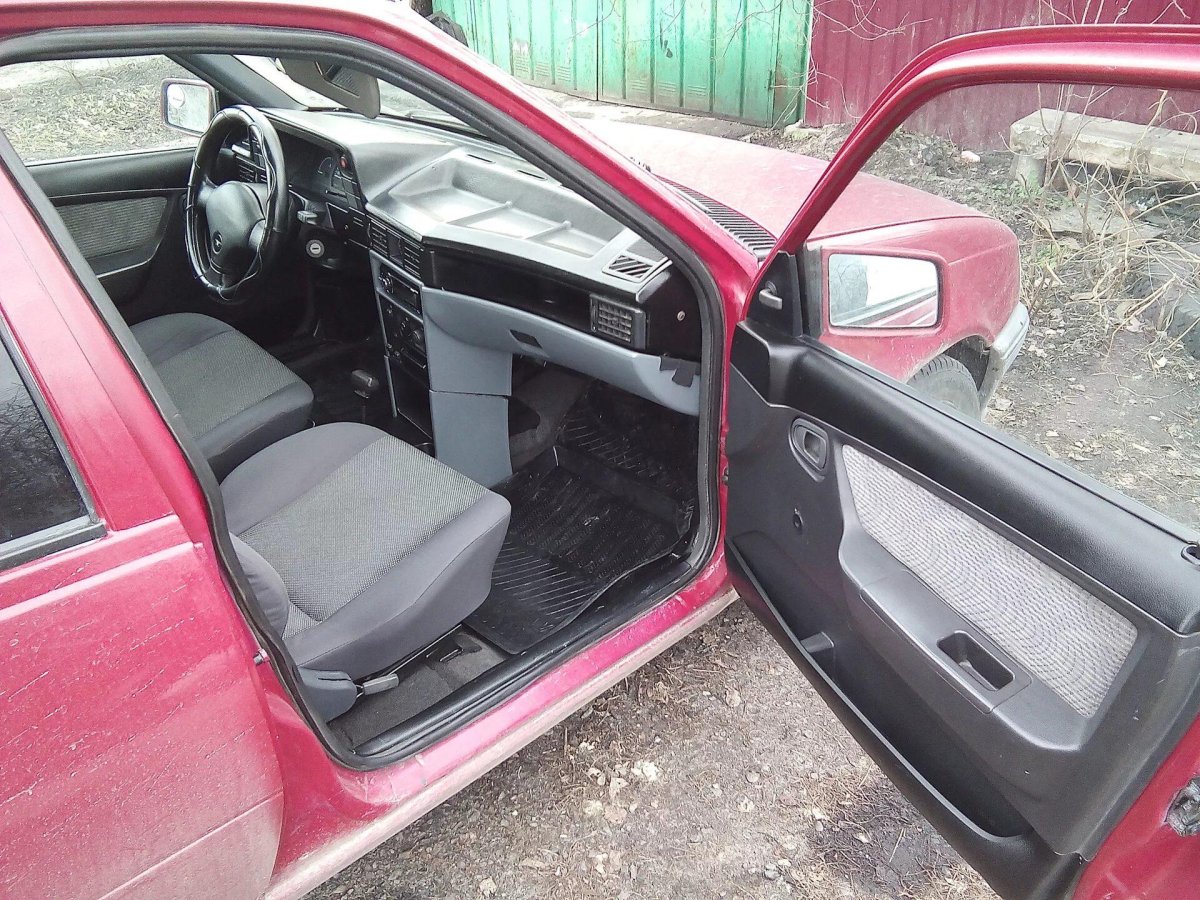 Опель кадет салон