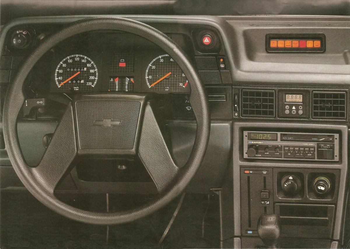 Опель кадет 1986 салон