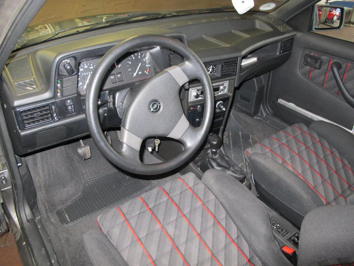 Opel Kadett салон