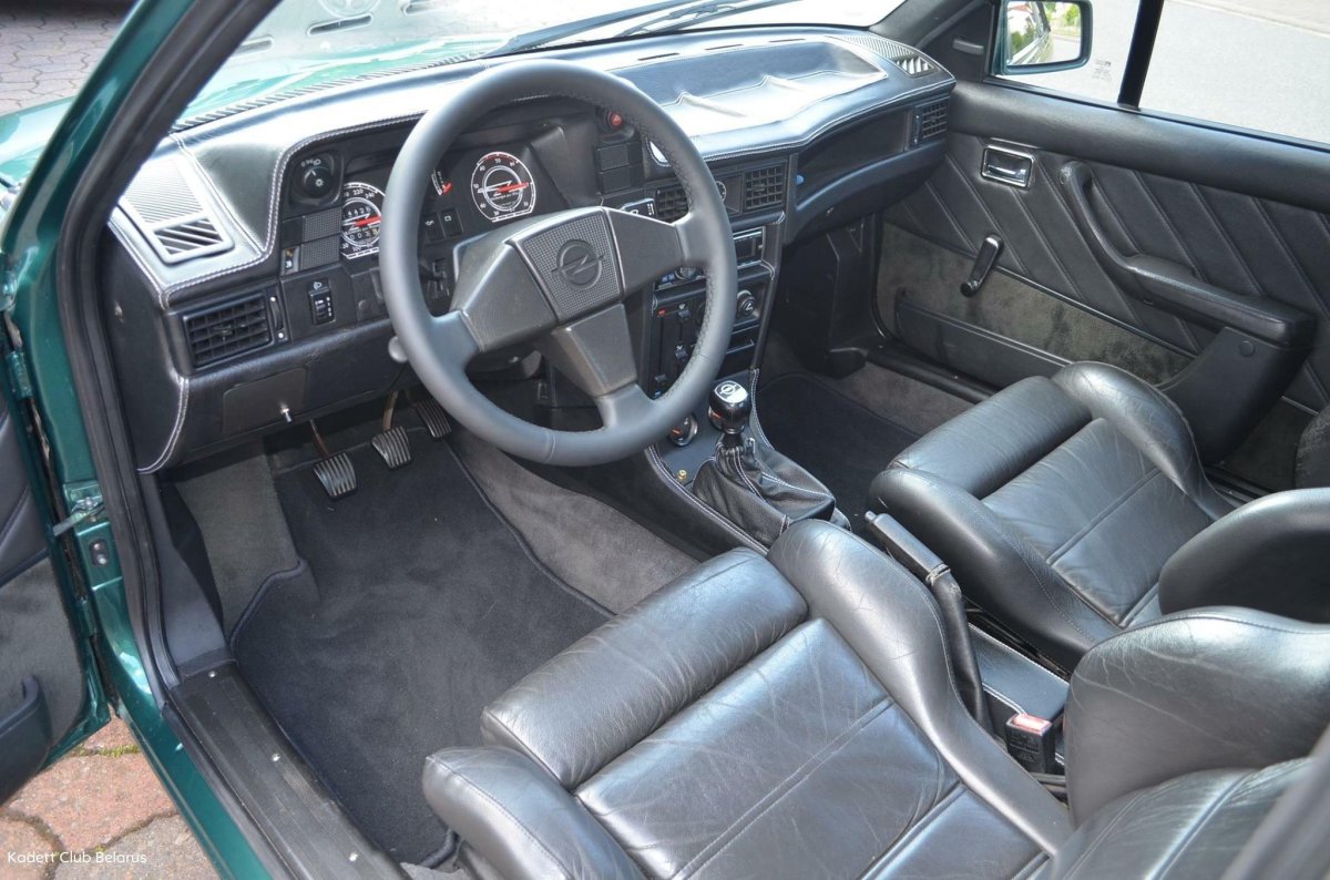 Опель кадет е салон