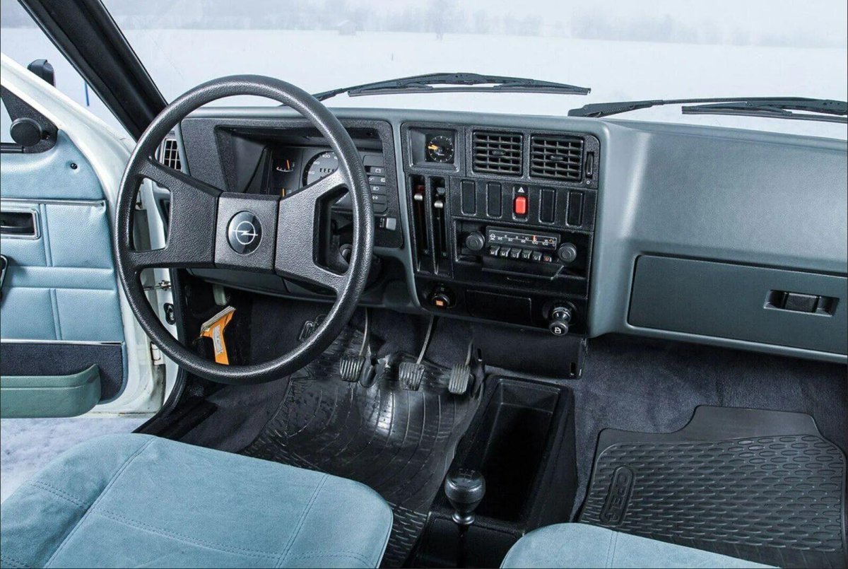 Opel Kadett d салон